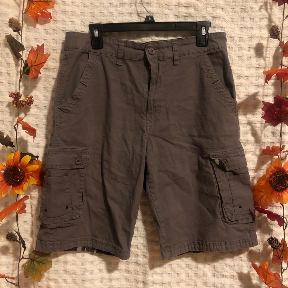 gray men's shorts size 32